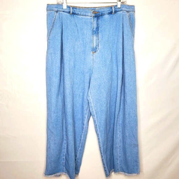 Anthropologie Pilcro Cropped Wide Leg Jeans Pleated Raw Hem Denim Size 32 - Picture 5 of 15